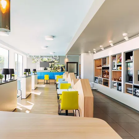 B&B Hotel Karlsruhe Szálloda