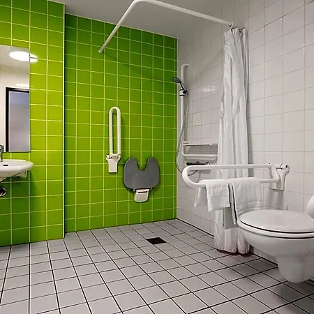 B&B Hotel Karlsruhe מלון