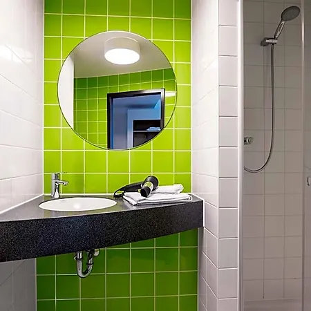B&B Hotel Karlsruhe מלון 3*